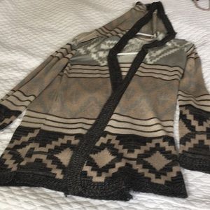 Boho lightweight sweater. Sz M